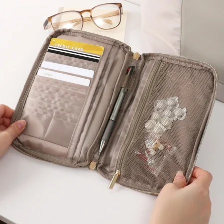 收納神隊友｜3COINS 藥物手冊收納包